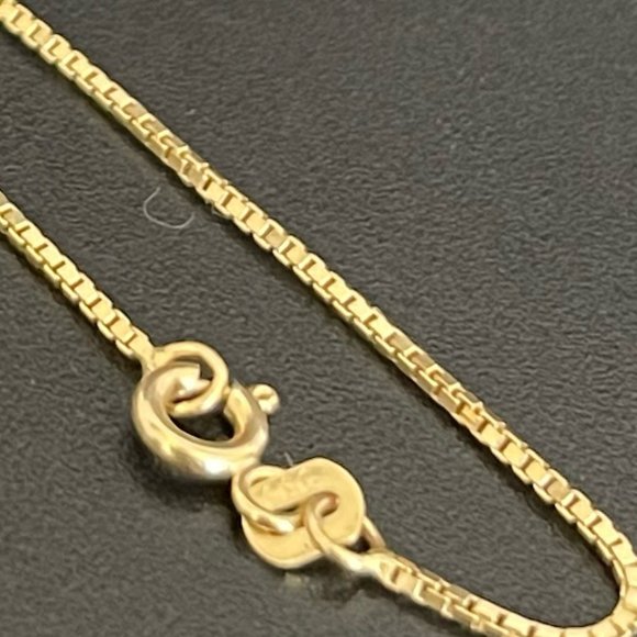 Solid 14K Gold Box Chain Necklace, 3.04 gr. /1 mm, / 18 inch. - Picture 11 of 17